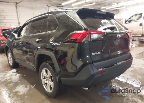 2021 Toyota Rav4 Xle z USA, uszkodzony, nr VIN 2T3P1RFV7MC246551